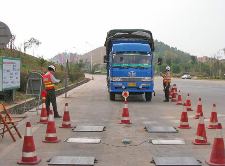 軸重秤-高速公路交警專用地磅、便攜式公路超載檢測系統(tǒng)